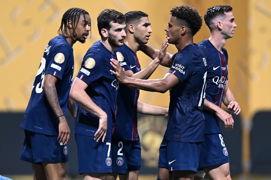 九游游戏平台-葡超倒计时，拜仁慕尼黑赛前再遭质疑，细节引发关注，态度坚定，身体对抗强度拉满的简单介绍