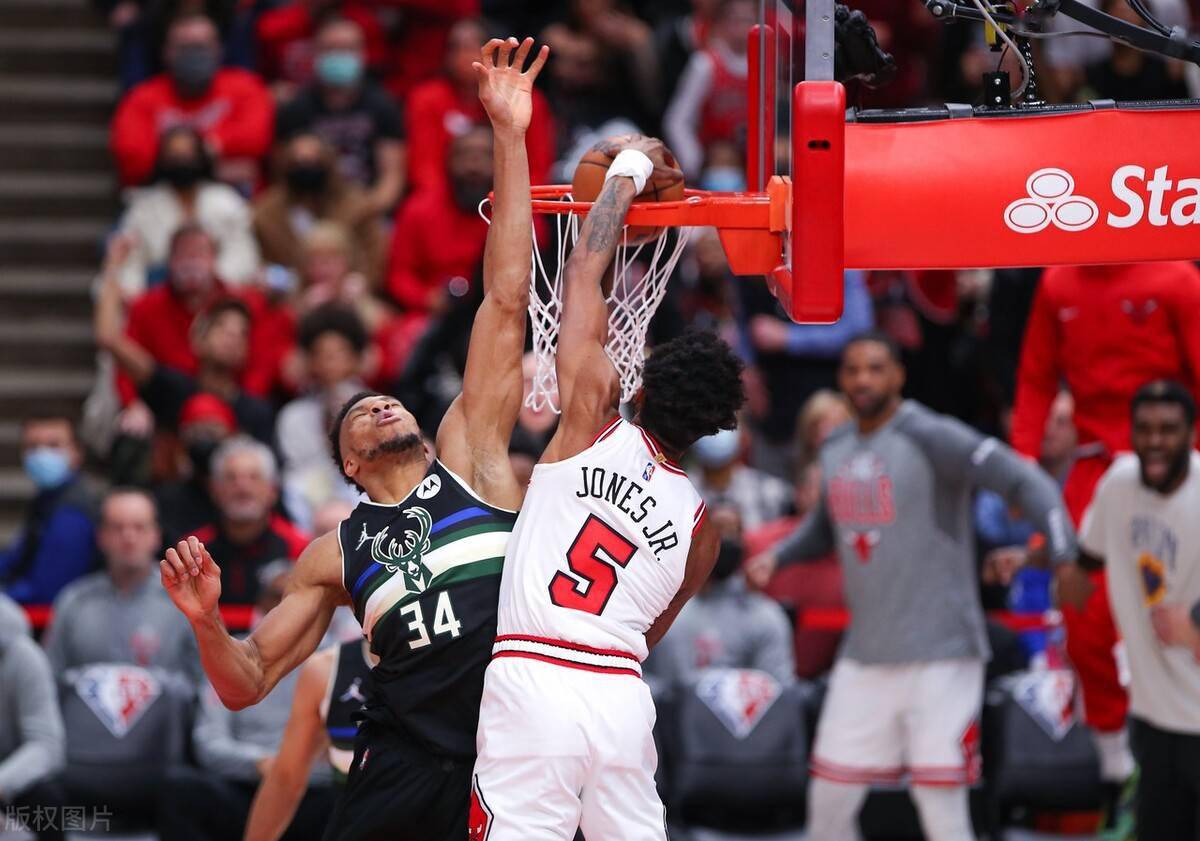 九游网页版入口-包含全明星赛集结日再迎强敌；芝加哥公牛豪取连胜；主帅态度：质疑声仍在；训练强度明显提升的词条